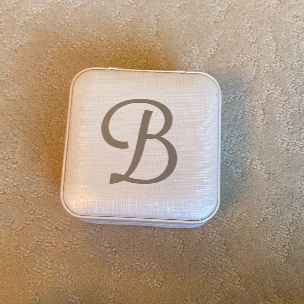 Jewelry box